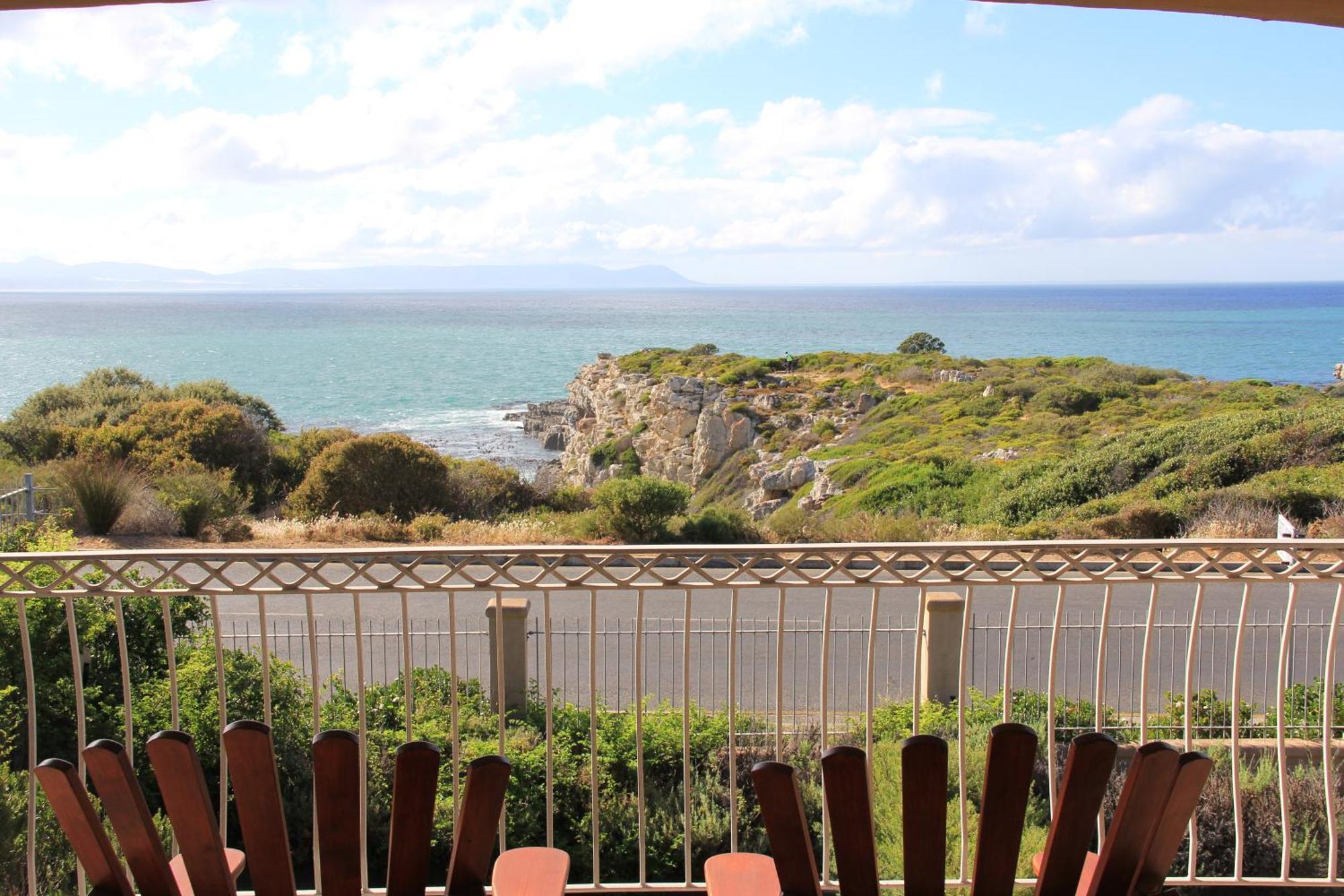 On The Cliff Guest House Hermanus Dış mekan fotoğraf